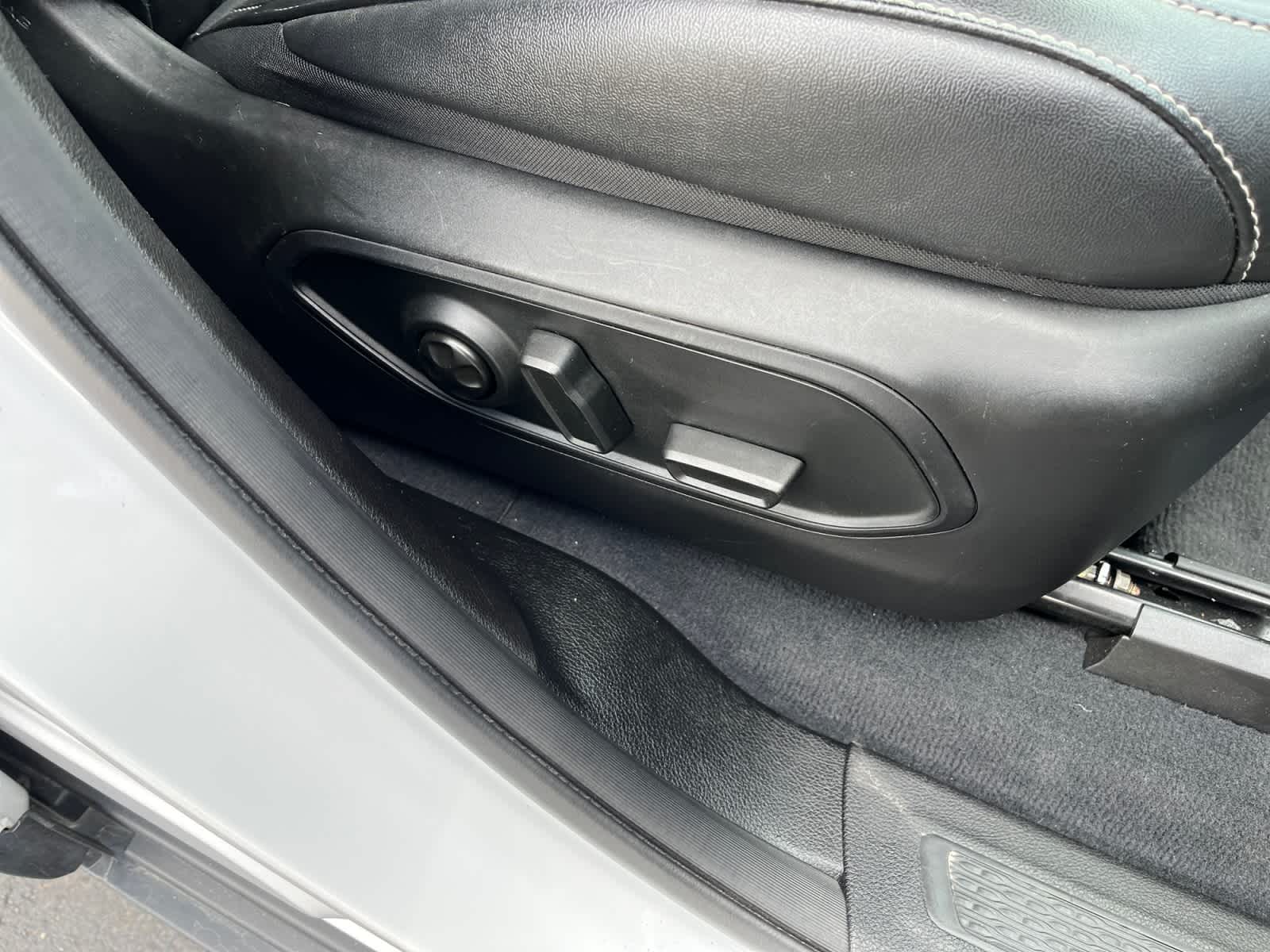 used 2023 Jeep Grand Cherokee car, priced at $28,384