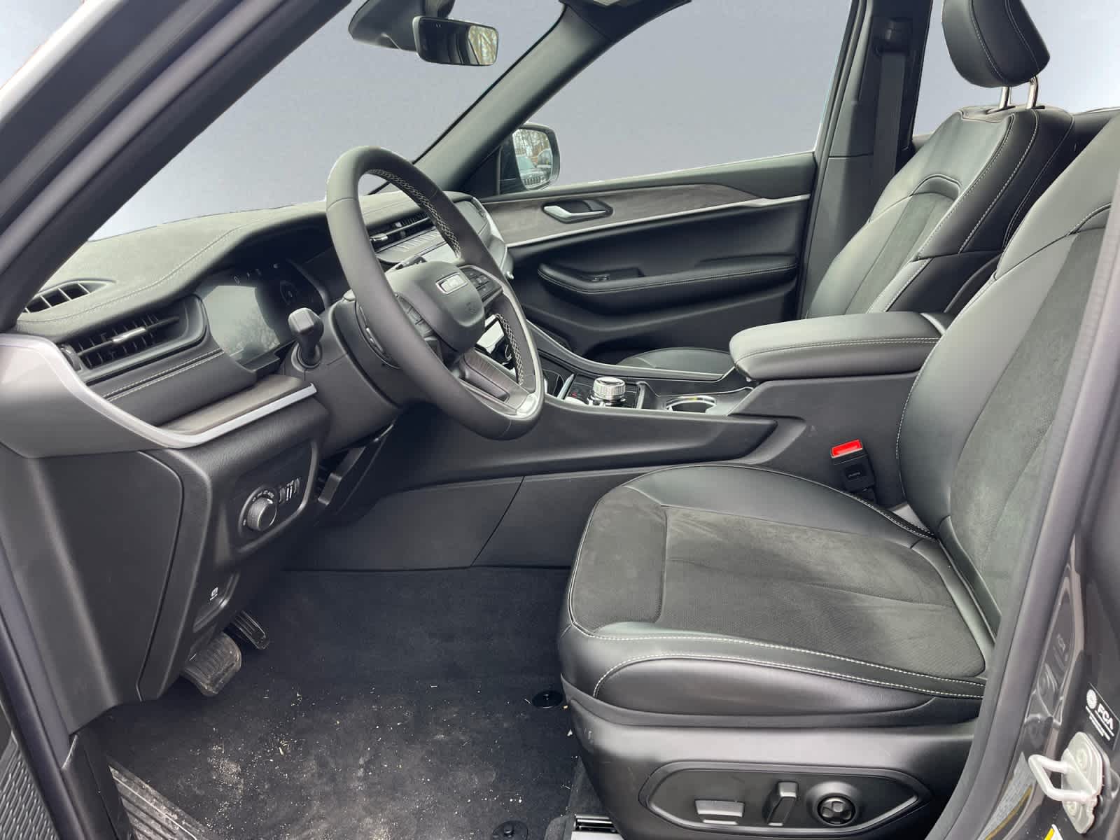 new 2026 Jeep Grand Cherokee car, priced at $46,750