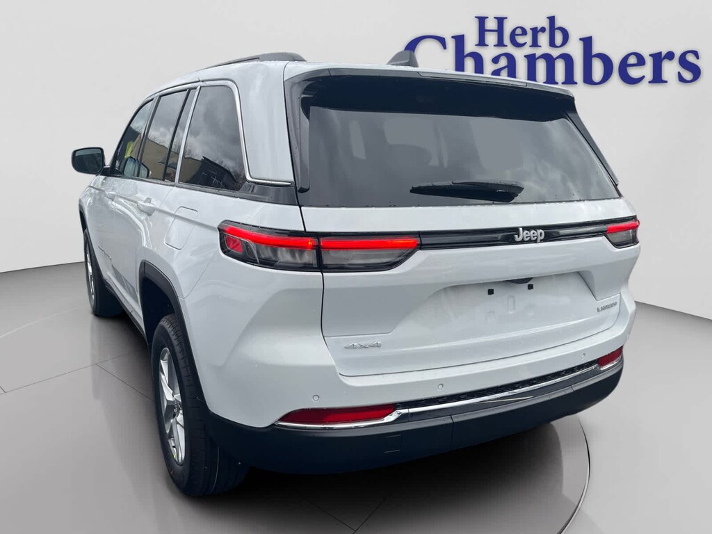New 2025 Jeep Grand Cherokee LAREDO X 4X4 Sport Utility