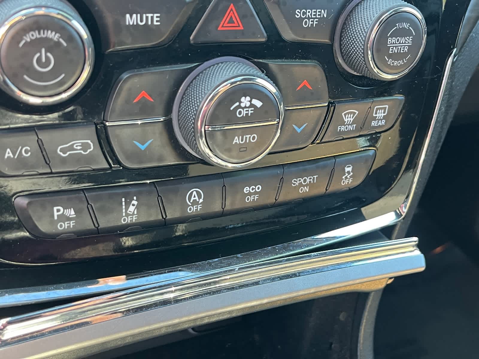 used 2020 Jeep Grand Cherokee car, priced at $20,739