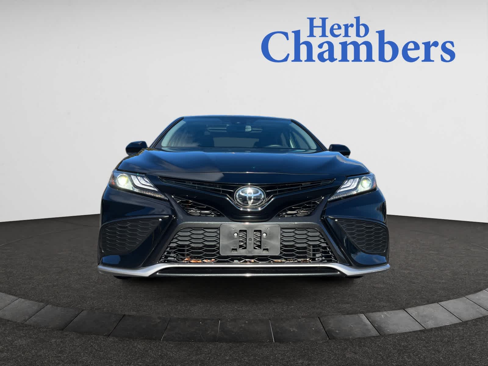 2022 Toyota Camry XSE photo 2