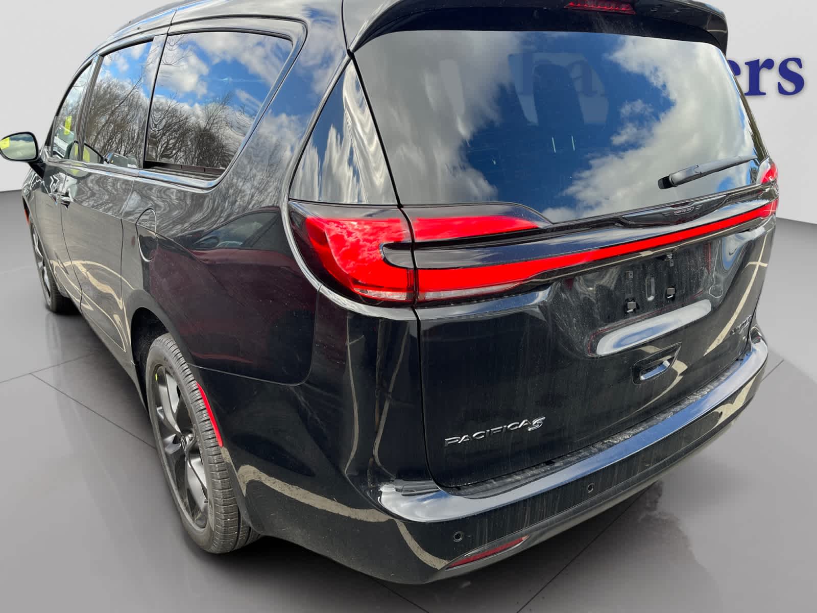 new 2026 Chrysler Pacifica car, priced at $58,460