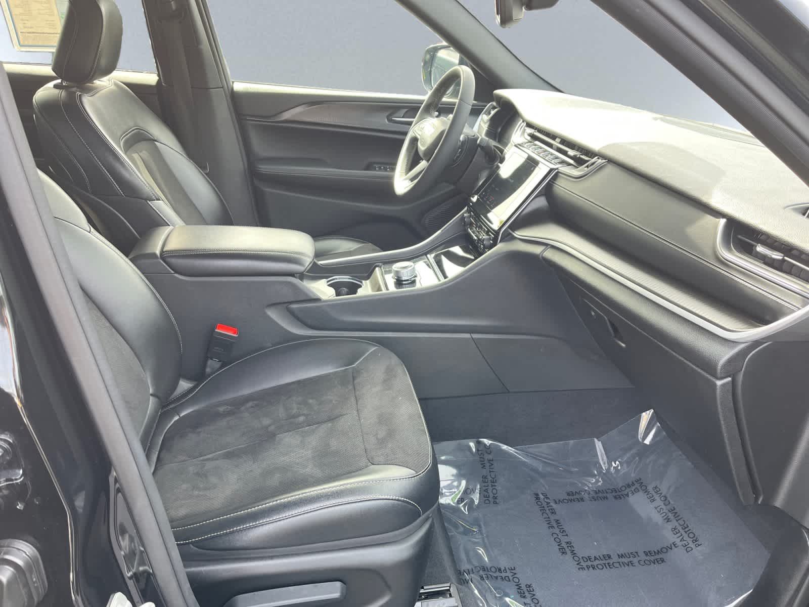 used 2023 Jeep Grand Cherokee car, priced at $28,135