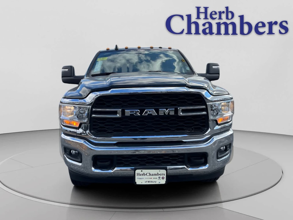 New 2024 Ram 3500 TRADESMAN CREW CAB 4X4 8' BOX Pickup