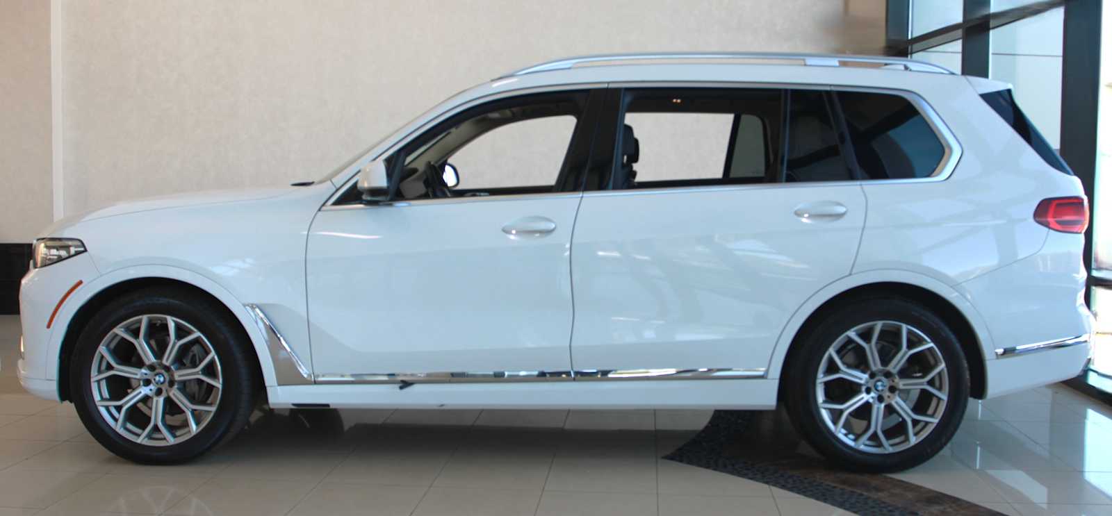used 2021 BMW X7 xDrive40i car, priced at $34,899