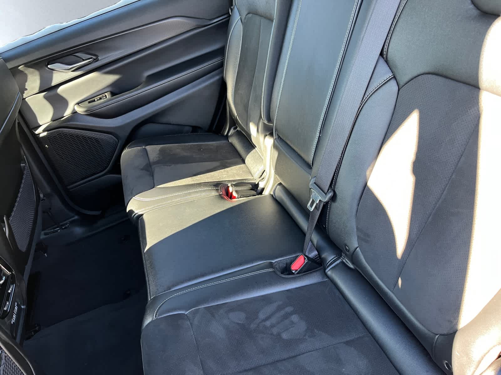 used 2024 Jeep Grand Cherokee L car, priced at $29,403