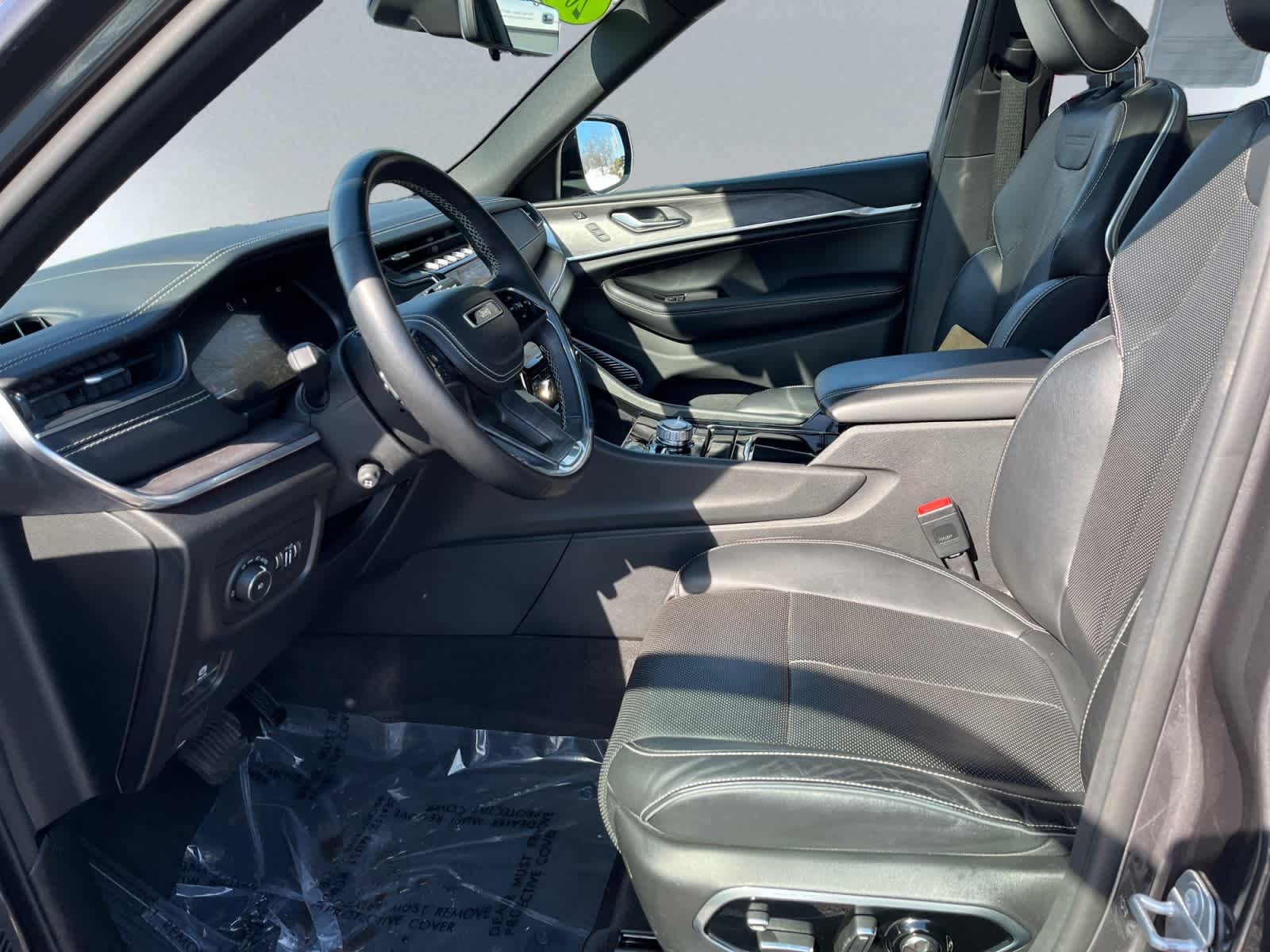 used 2022 Jeep Grand Cherokee car, priced at $32,648