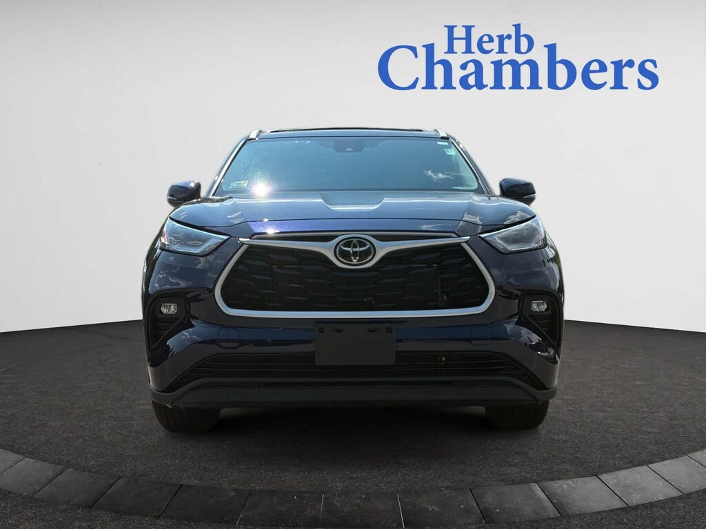 Used 2022 Toyota Highlander XLE SUV