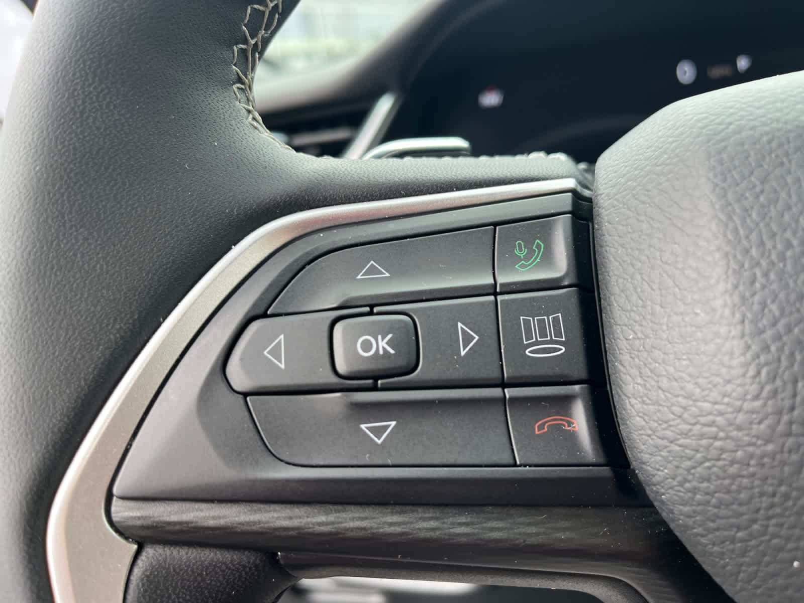 used 2024 Jeep Grand Cherokee car, priced at $33,303