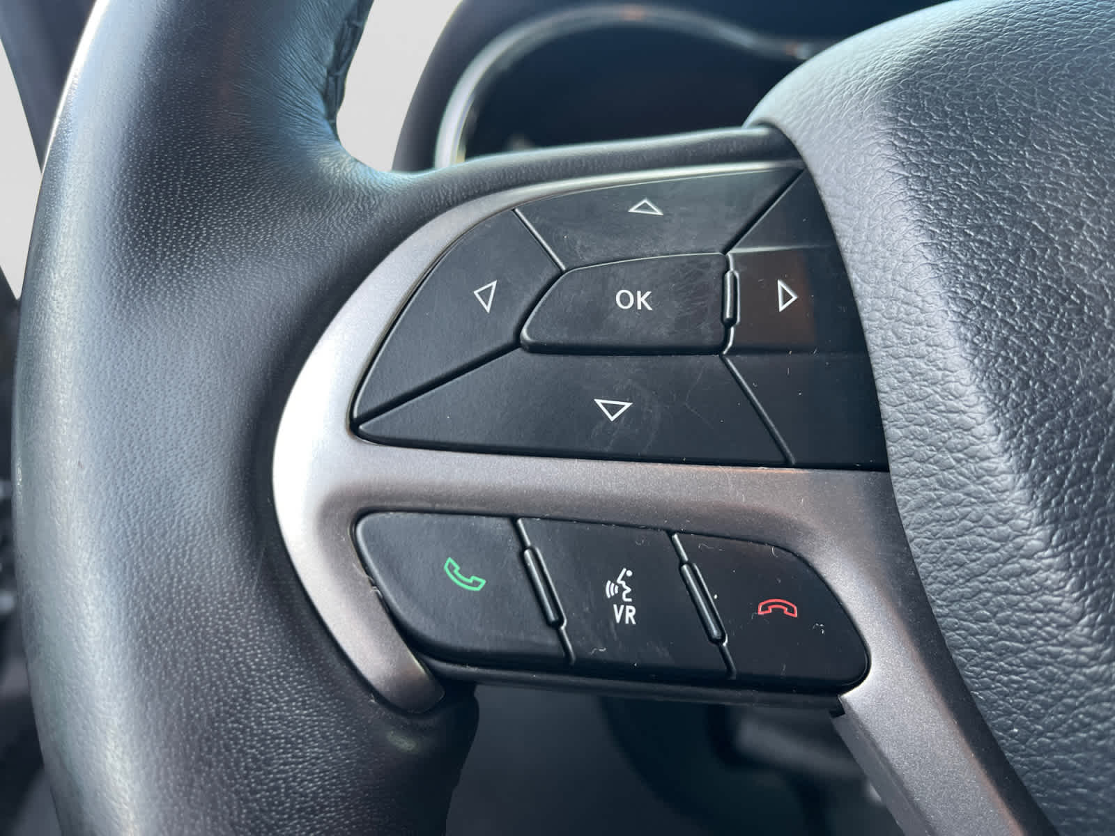 used 2020 Jeep Grand Cherokee car, priced at $23,402