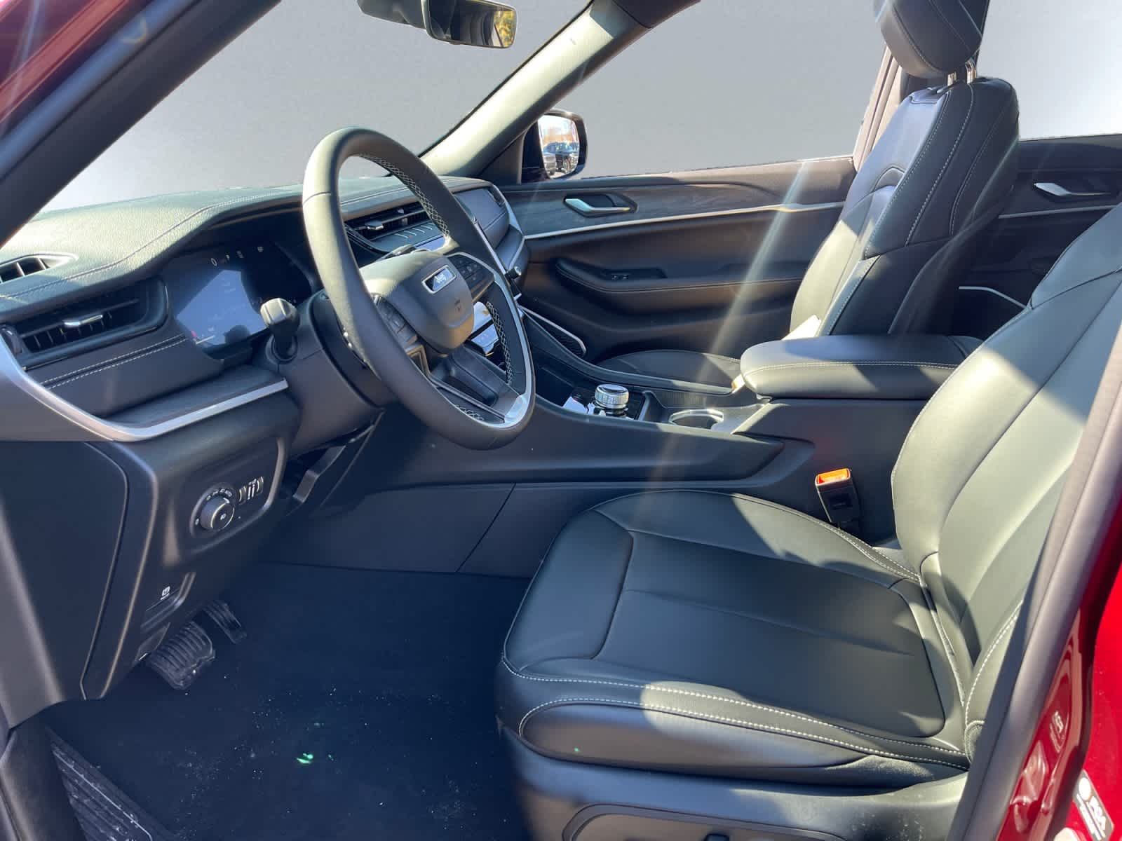 new 2026 Jeep Grand Cherokee car, priced at $47,210