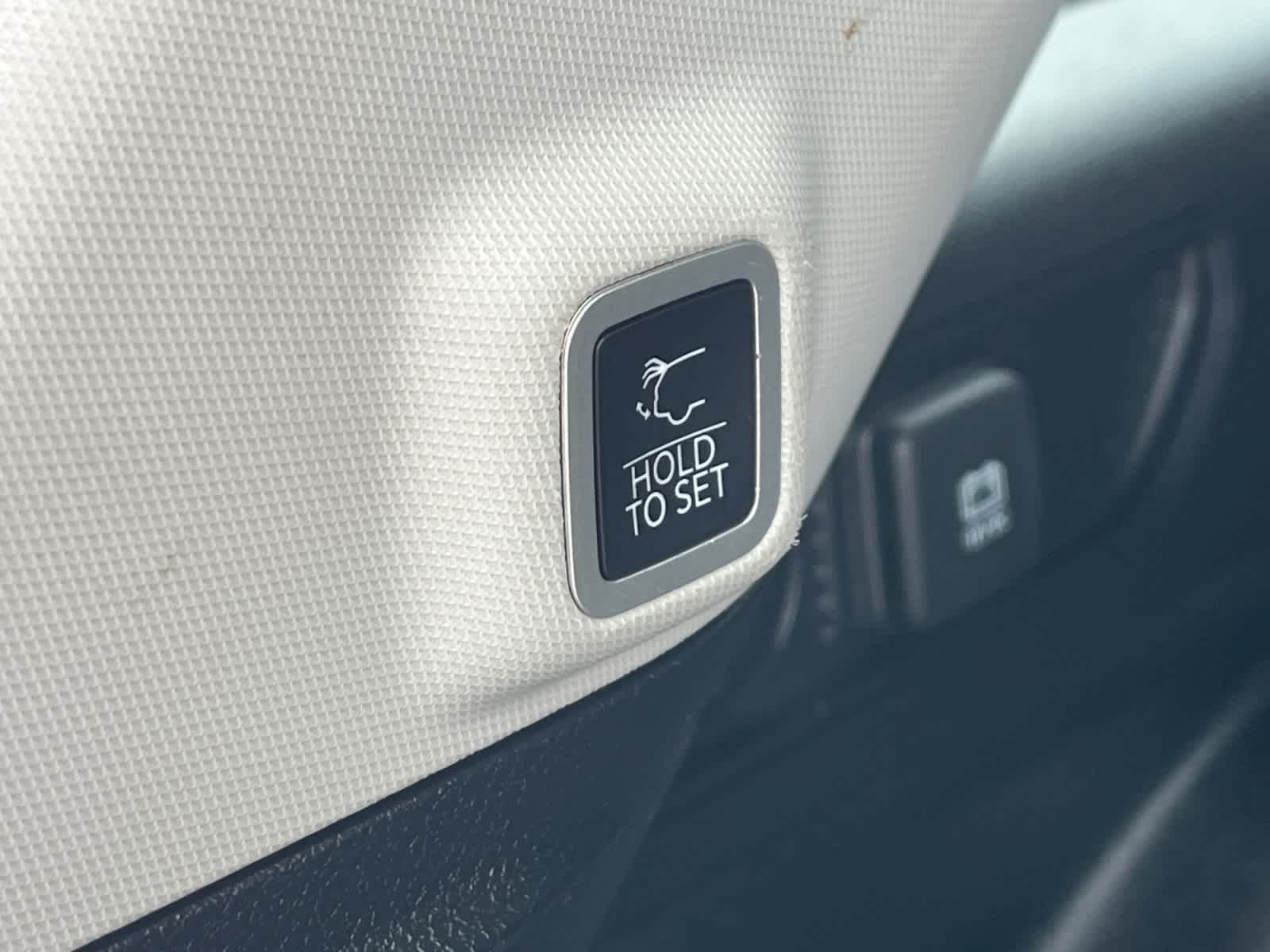 used 2023 Jeep Grand Cherokee car, priced at $28,384