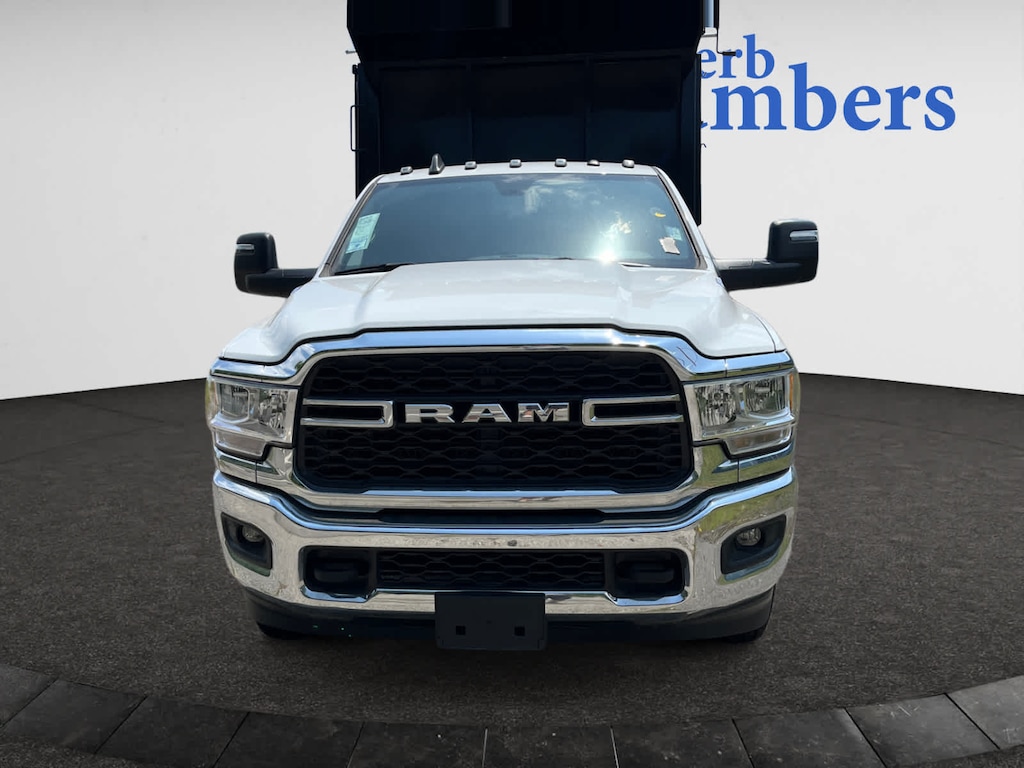 New 2024 Ram 3500 Chassis Cab 3500 TRADESMAN CREW CAB CHASSIS 4X4 60' CA Pickup