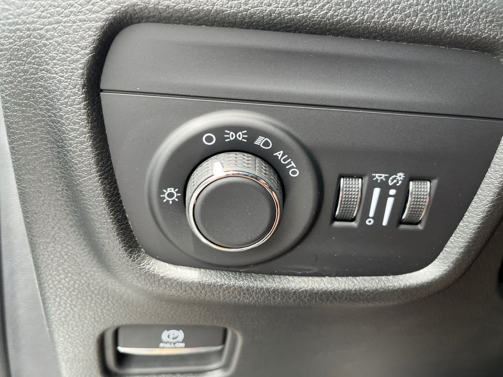 2025 Jeep Grand Cherokee Altitude - Photo 25