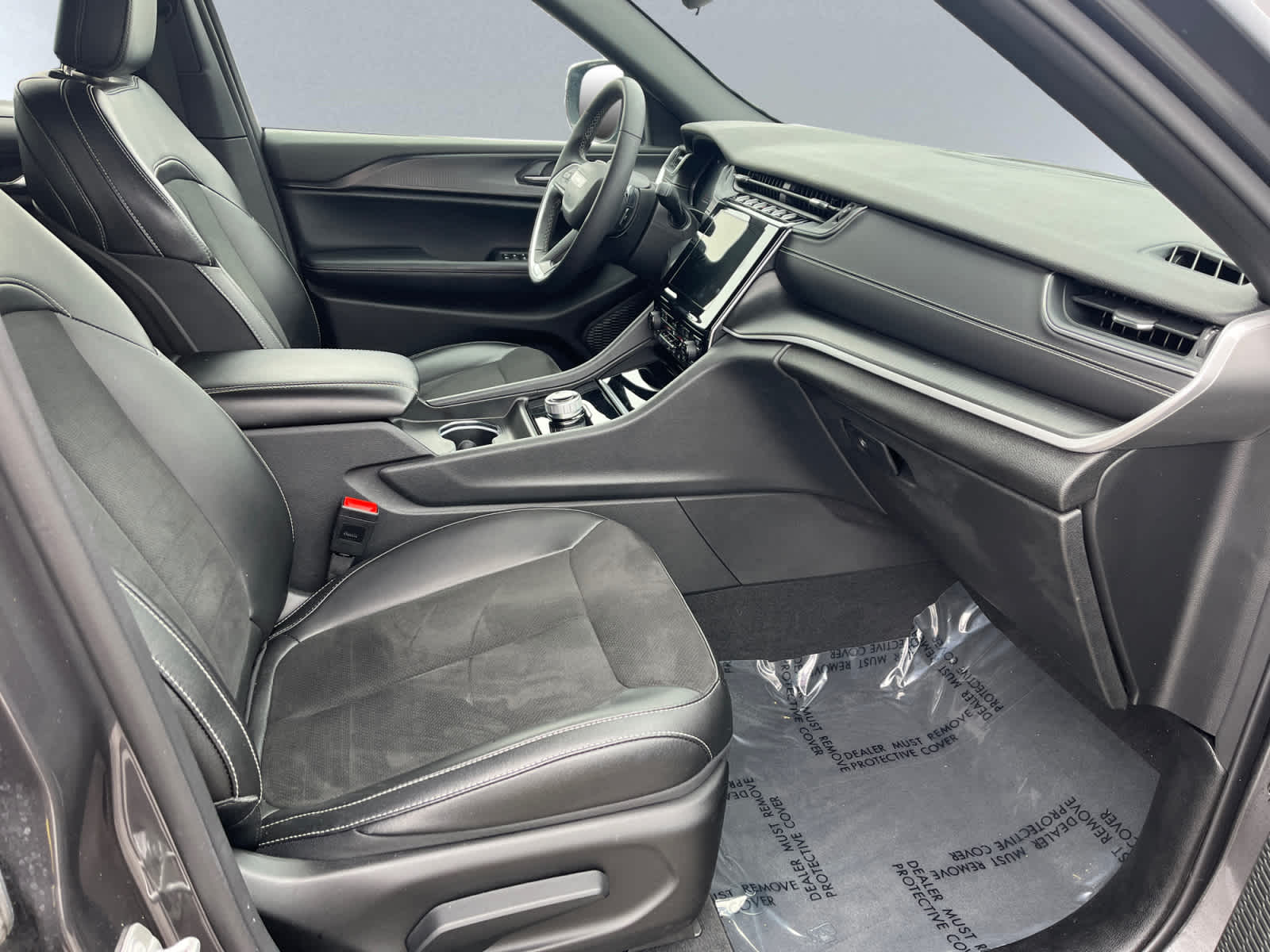 used 2024 Jeep Grand Cherokee car, priced at $33,303