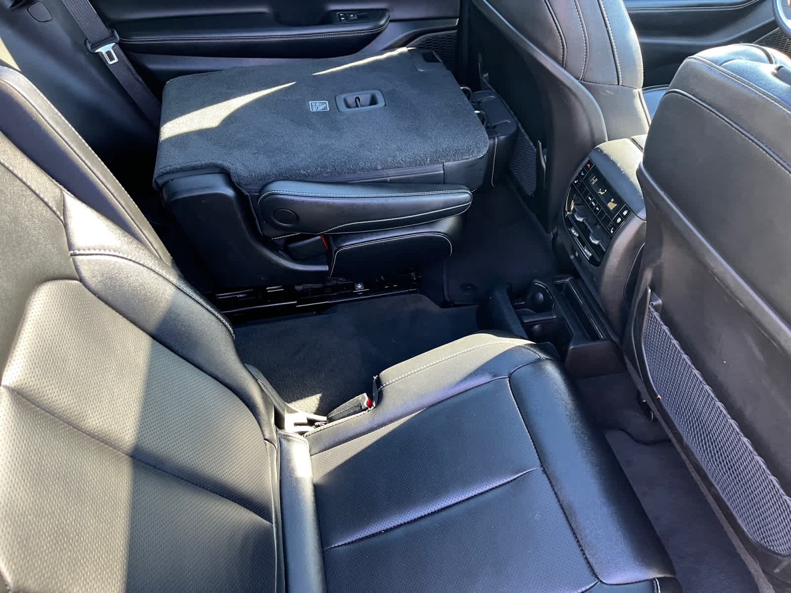 used 2024 Jeep Grand Cherokee L car, priced at $35,143