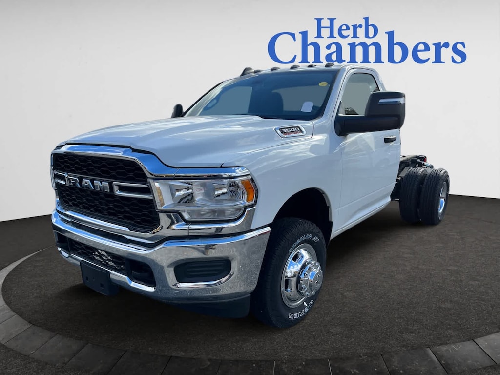 New 2024 Ram 3500 Chassis Cab 3500 TRADESMAN CHASSIS REGULAR CAB 4X4 60' CA Pickup