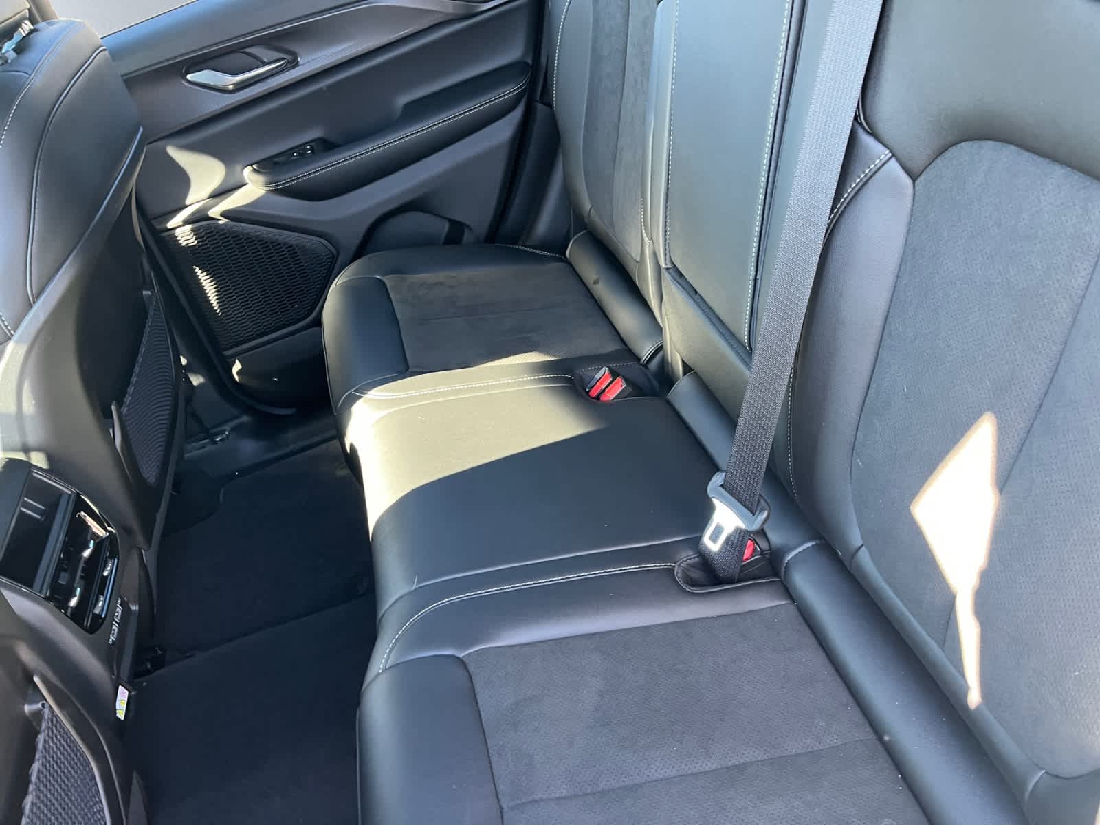 used 2025 Jeep Grand Cherokee car, priced at $37,633