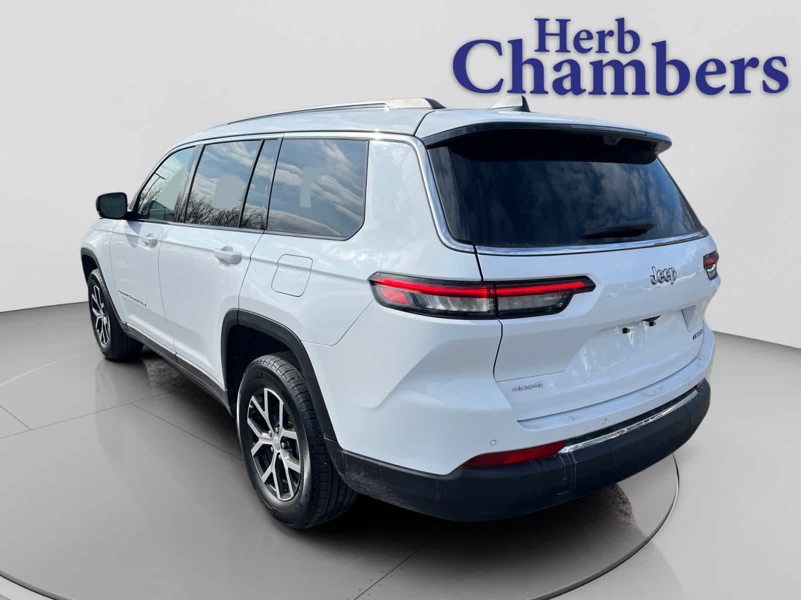 used 2024 Jeep Grand Cherokee L car, priced at $35,039