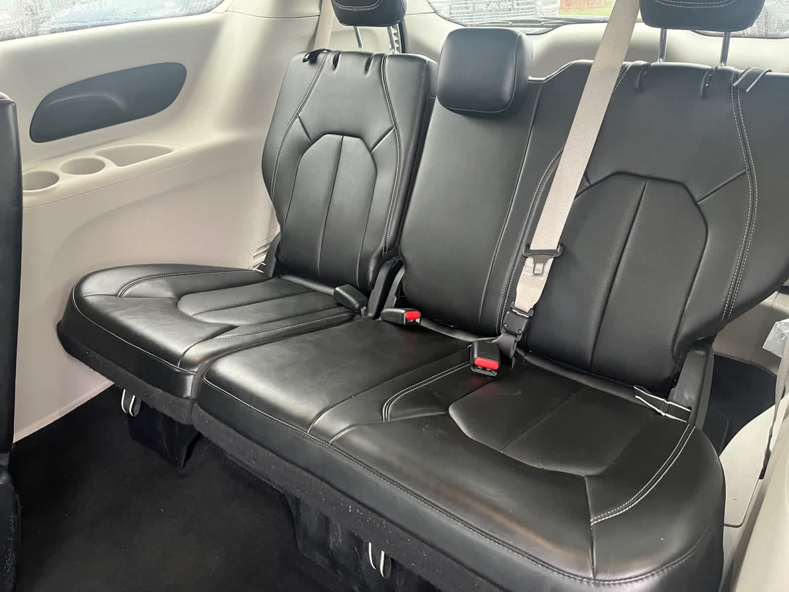 used 2024 Chrysler Pacifica car, priced at $27,069
