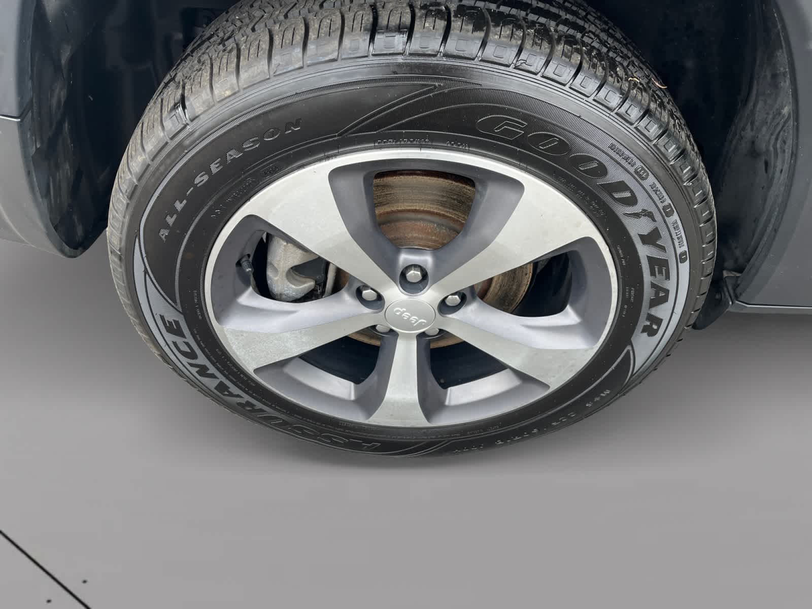 used 2021 Jeep Cherokee car, priced at $20,310