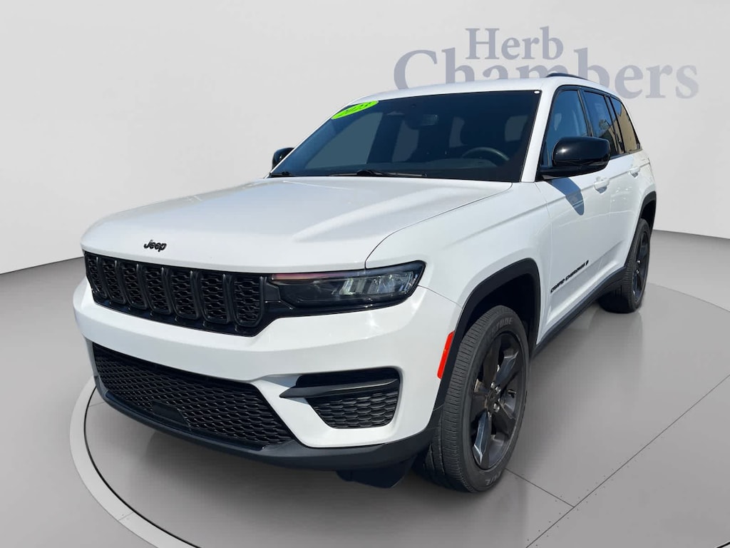 Used 2023 Jeep Grand Cherokee Altitude SUV