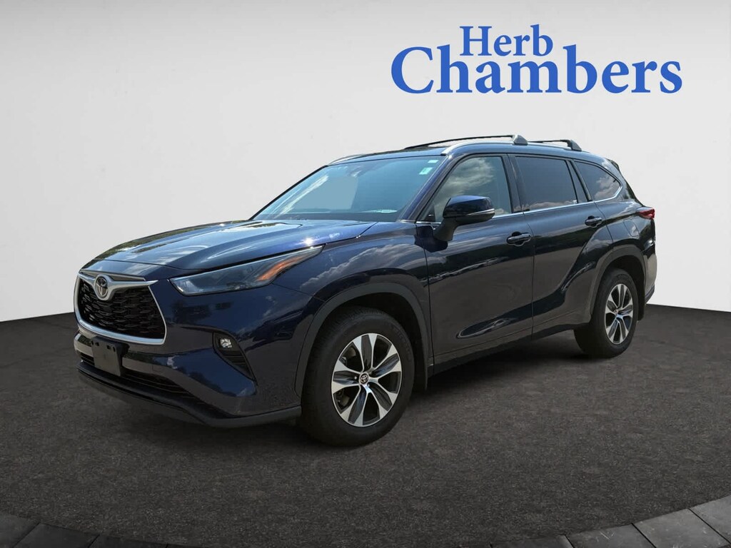 Used 2022 Toyota Highlander XLE SUV