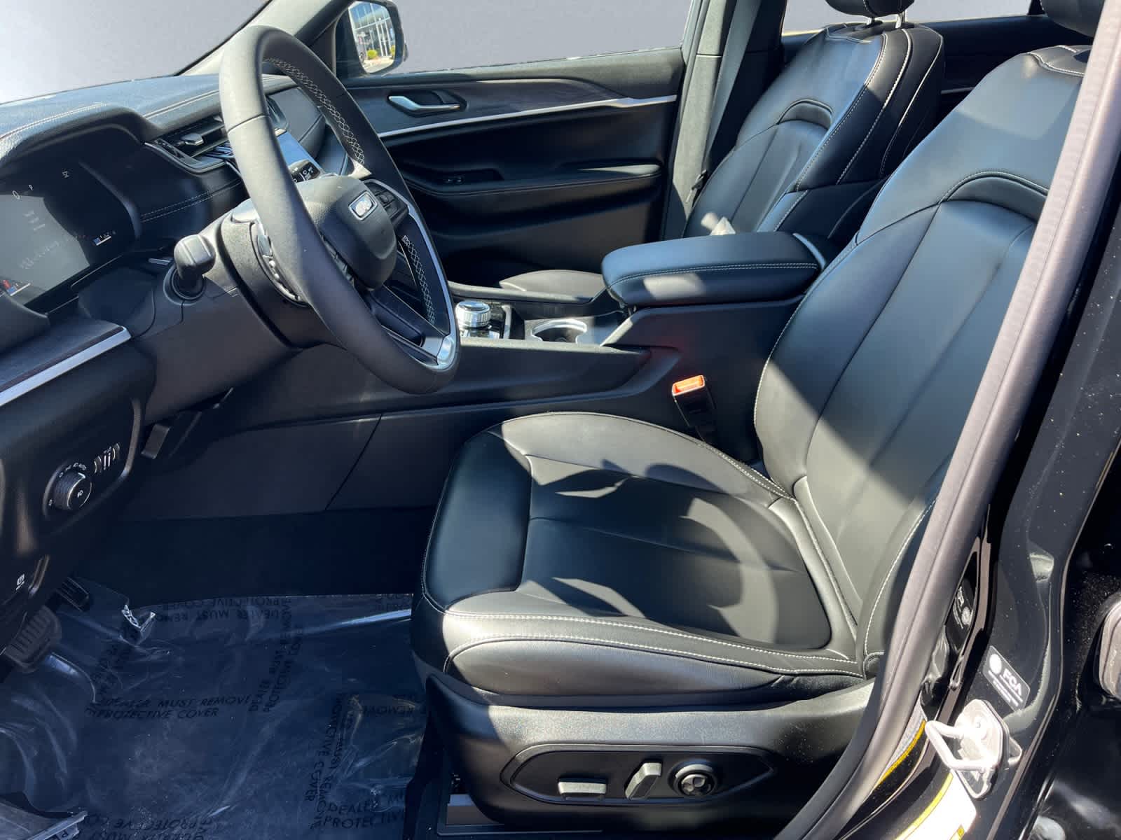 used 2025 Jeep Grand Cherokee car, priced at $41,729