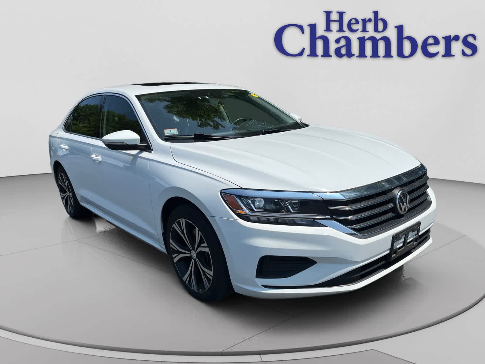 Pure White 2021 Volkswagen Passat Sedan Front-Wheel Drive Automatic