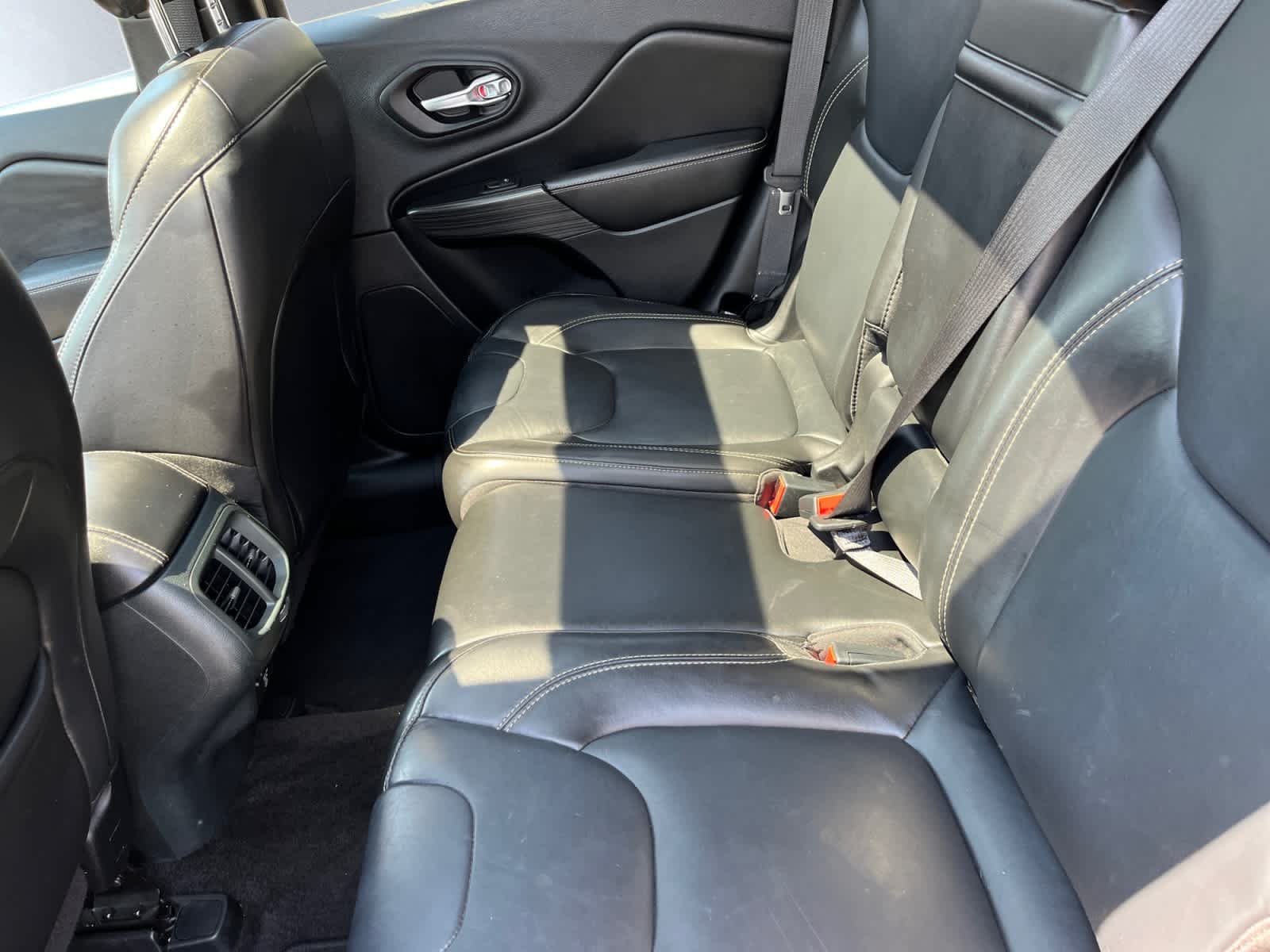 used 2015 Jeep Cherokee car, priced at $10,349