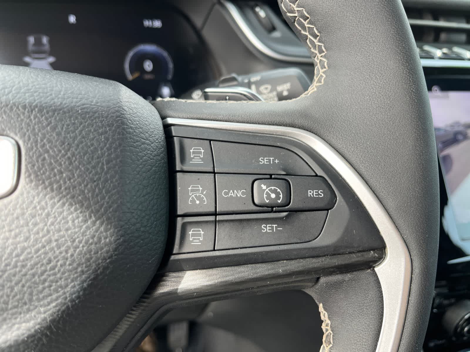 used 2023 Jeep Grand Cherokee car, priced at $28,135