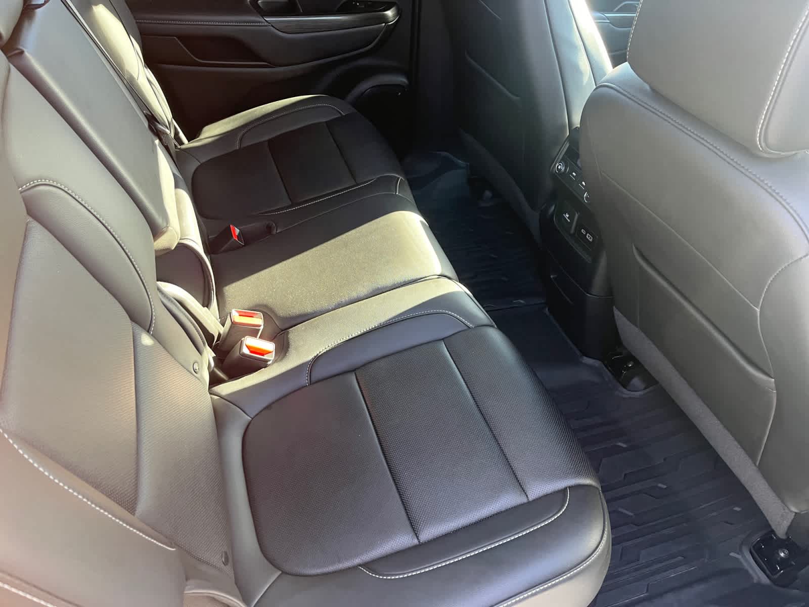 used 2023 GMC Acadia car, priced at $29,069