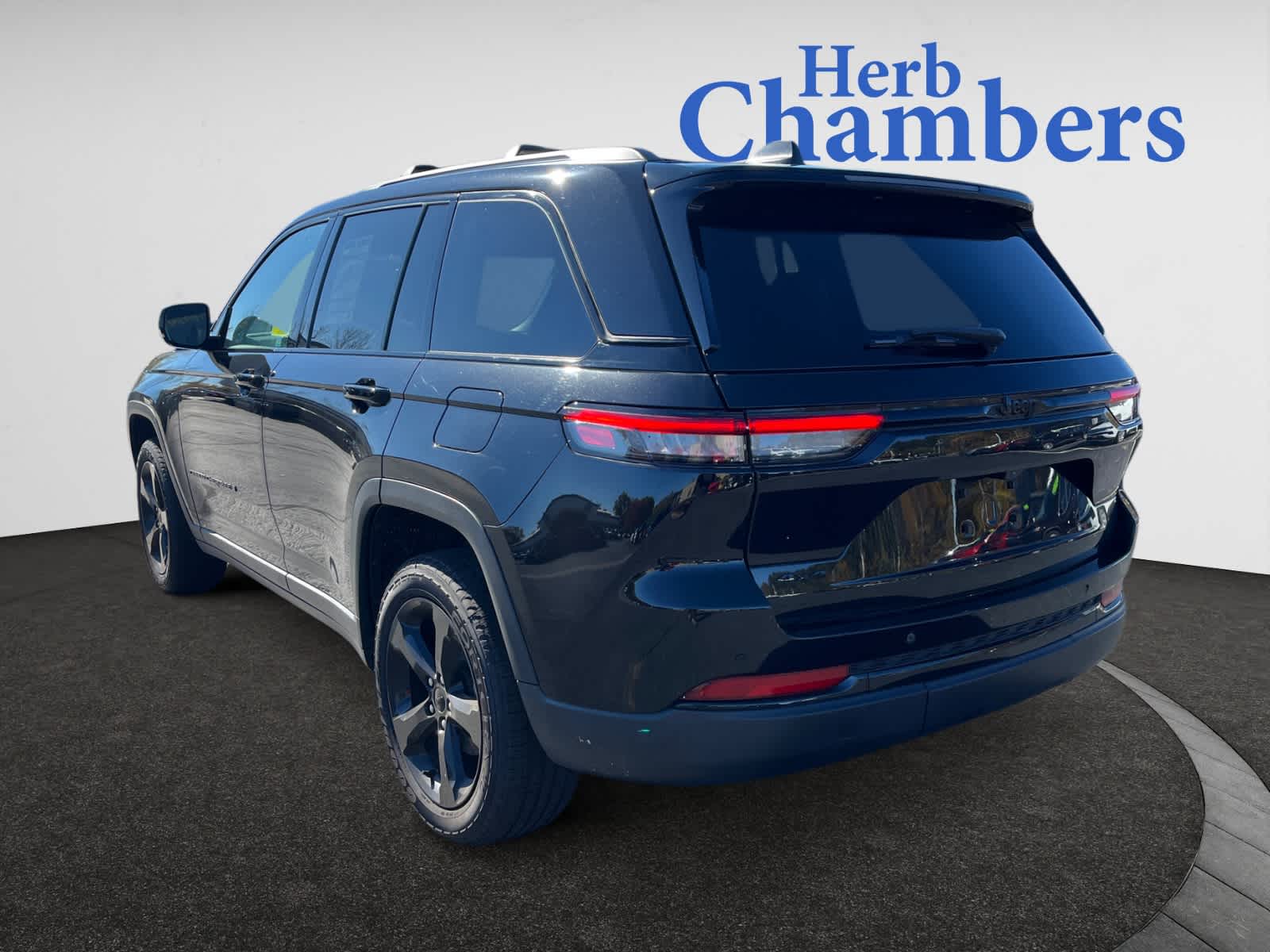 2022 Jeep Grand Cherokee Altitude photo 3