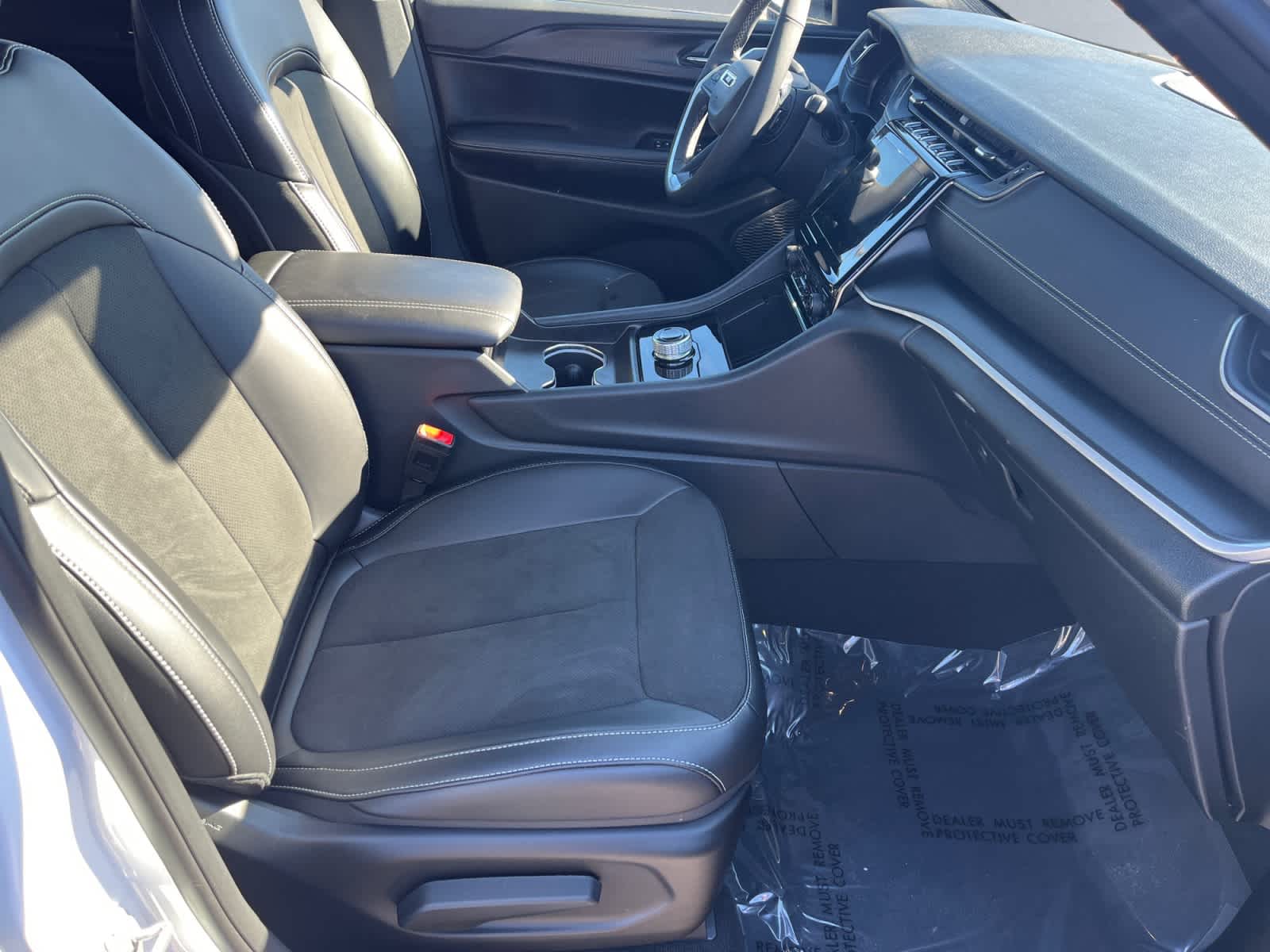 used 2025 Jeep Grand Cherokee car, priced at $37,633