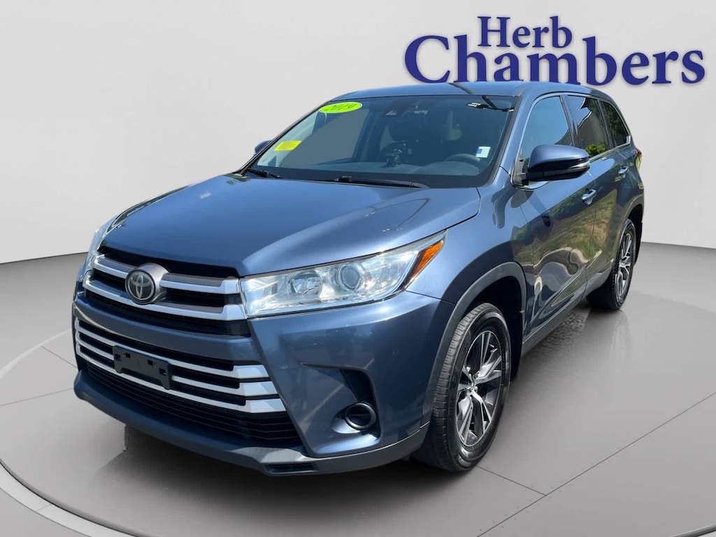 Used 2019 Toyota Highlander LE SUV