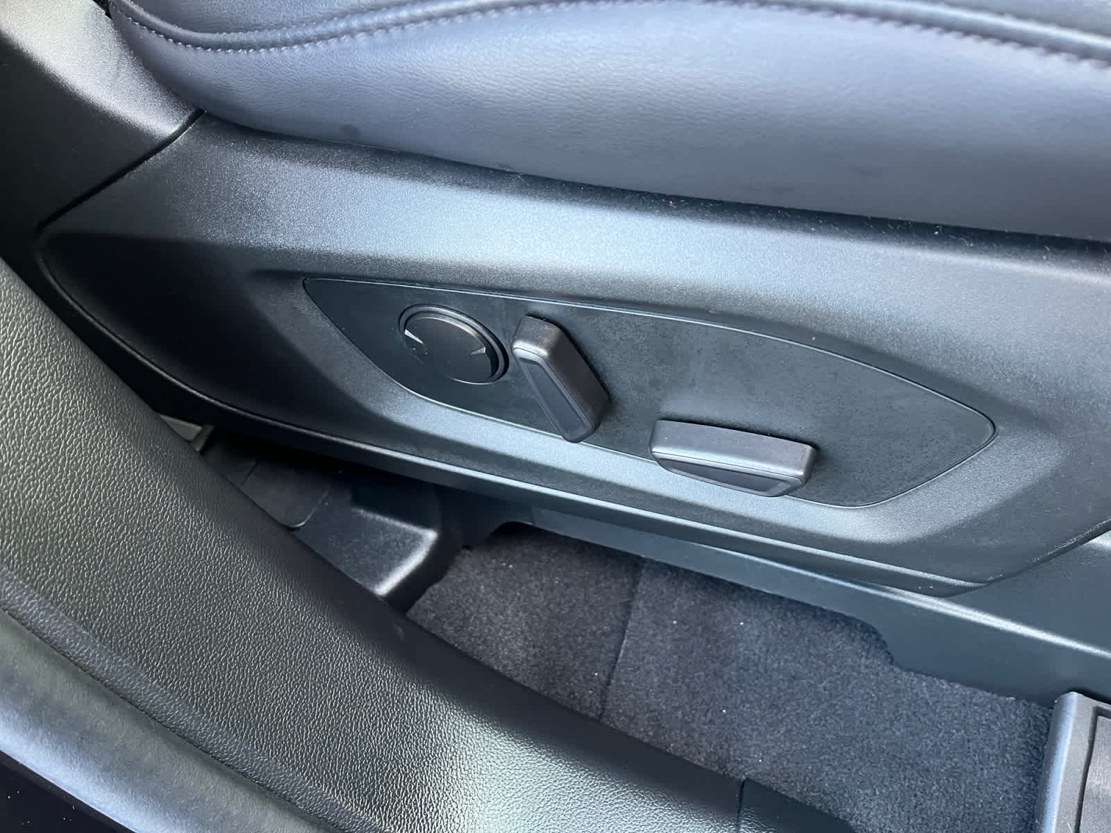 used 2024 Ford Explorer car, priced at $33,925