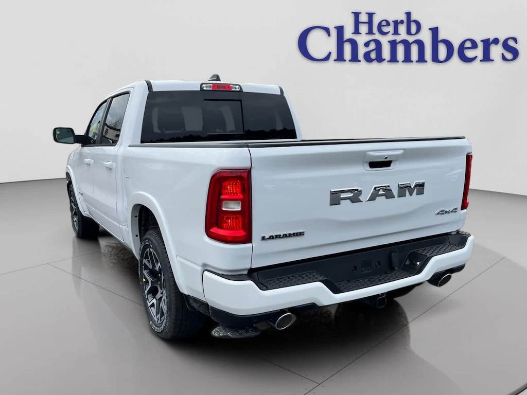 New 2026 Ram 1500 LARAMIE CREW CAB 4X4 5'7 BOX Pickup