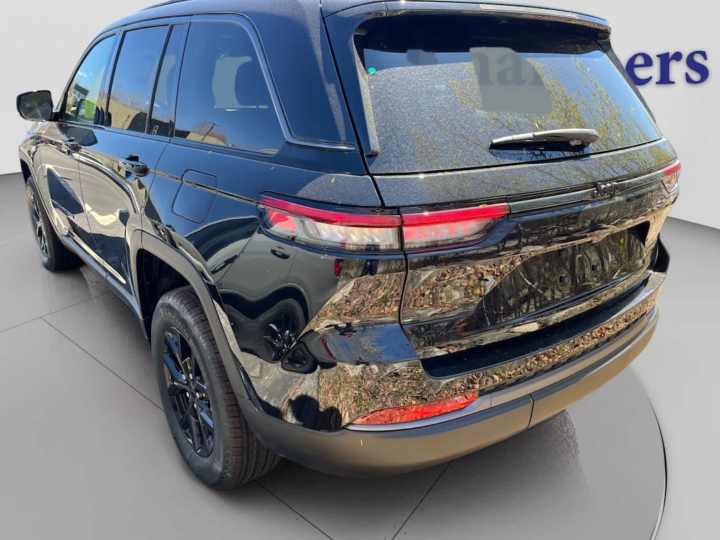 New 2026 Jeep Grand Cherokee LAREDO ALTITUDE 4X4 Sport Utility