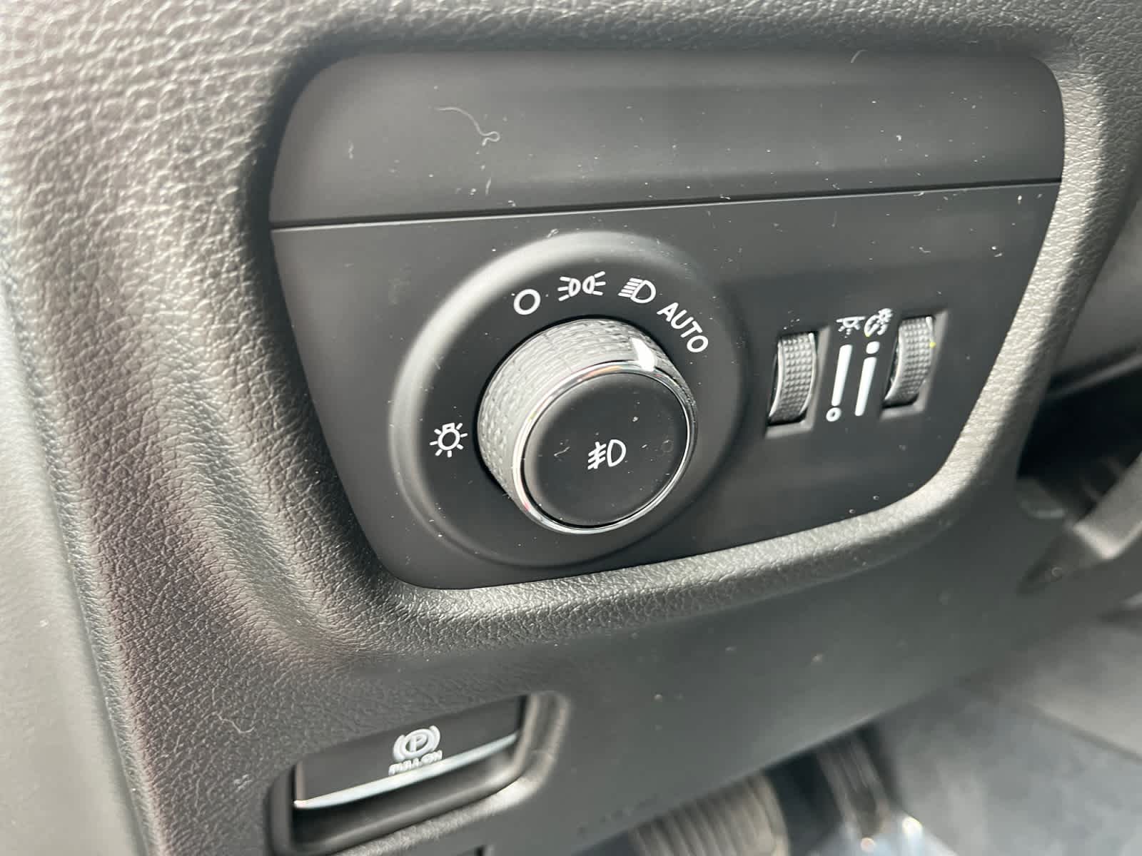 used 2023 Jeep Grand Cherokee car, priced at $33,131