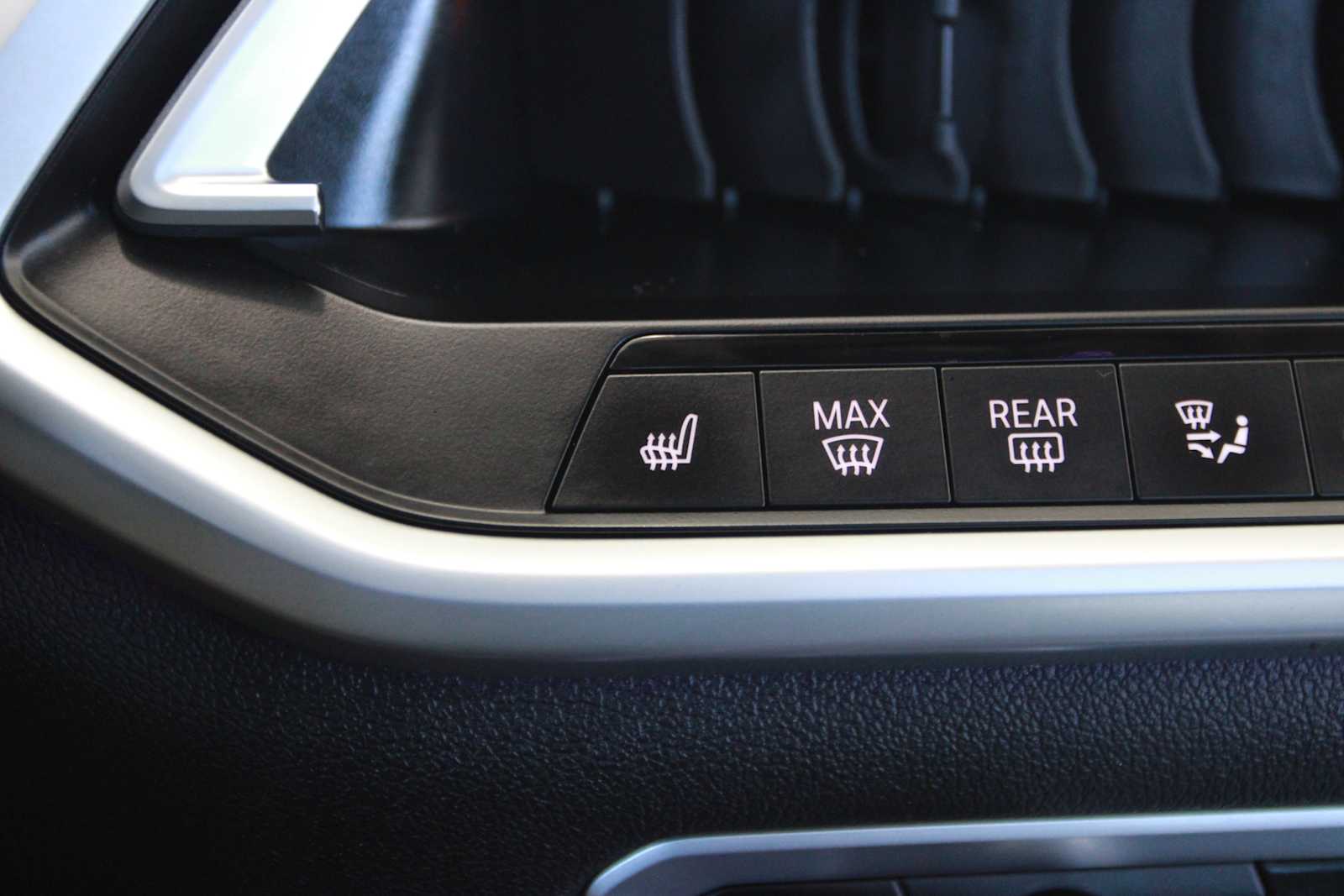 used 2021 BMW X7 xDrive40i car, priced at $34,899