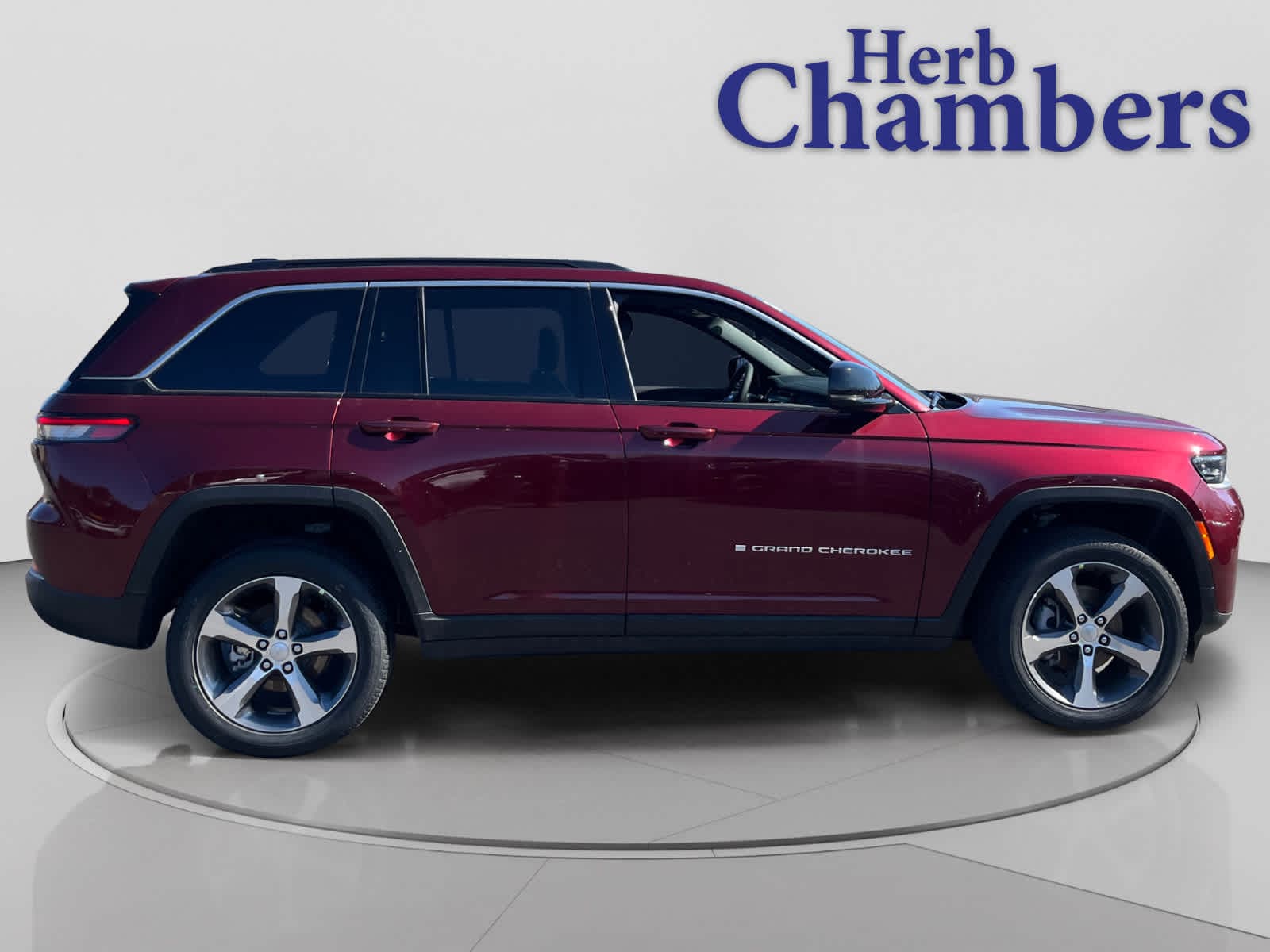 new 2026 Jeep Grand Cherokee car, priced at $47,210