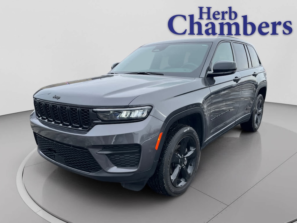 Used 2024 Jeep Grand Cherokee Altitude SUV