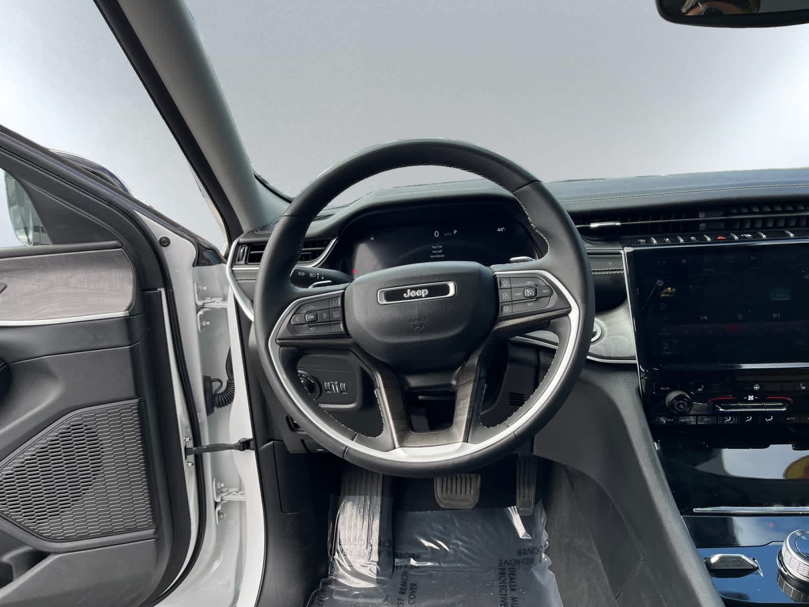 used 2023 Jeep Grand Cherokee car, priced at $28,384