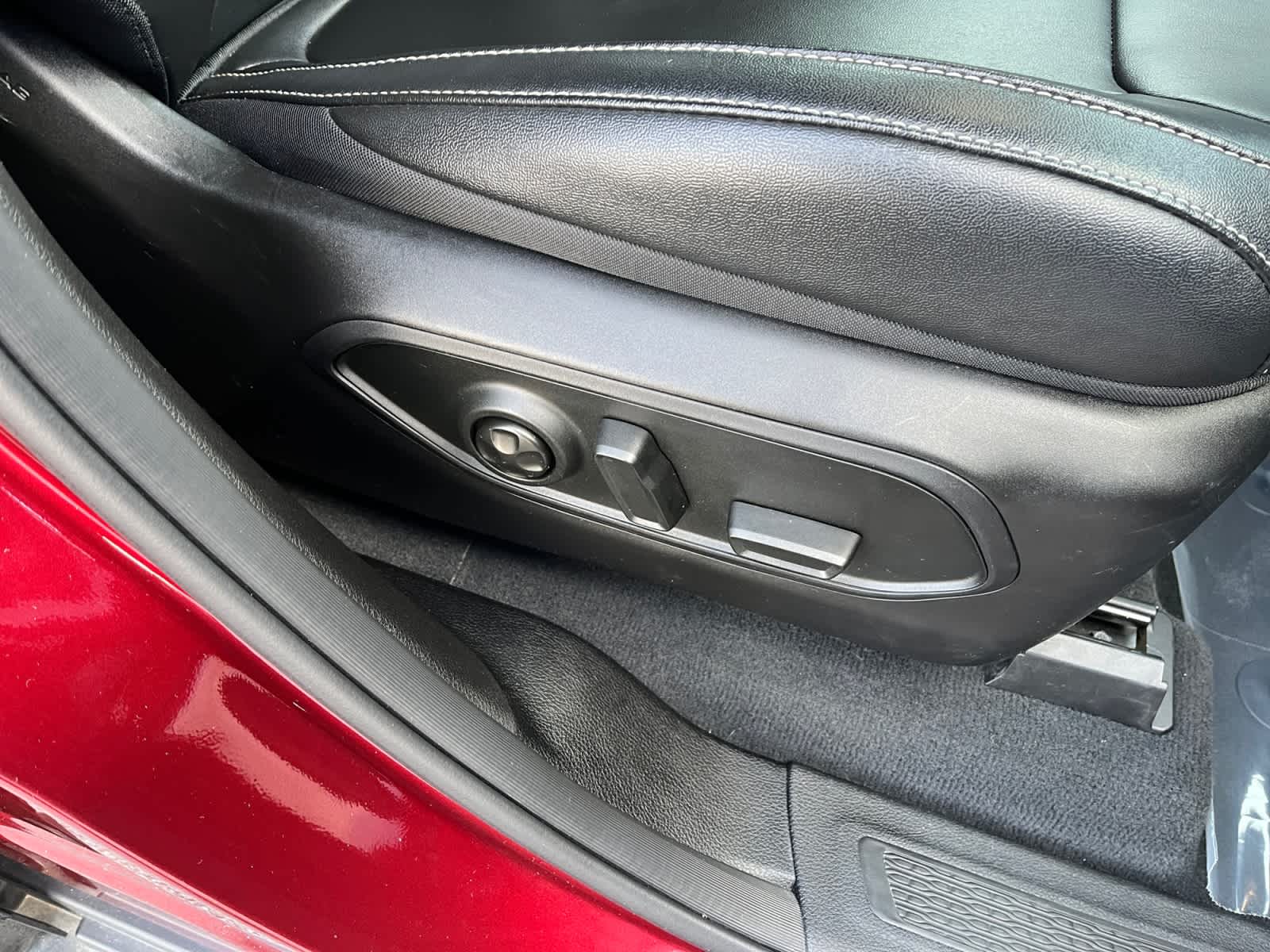 used 2024 Jeep Grand Cherokee car, priced at $30,451