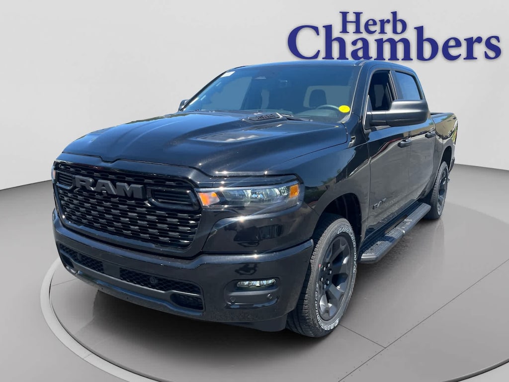 New 2026 Ram 1500 EXPRESS CREW CAB 4X4 5'7 BOX Pickup