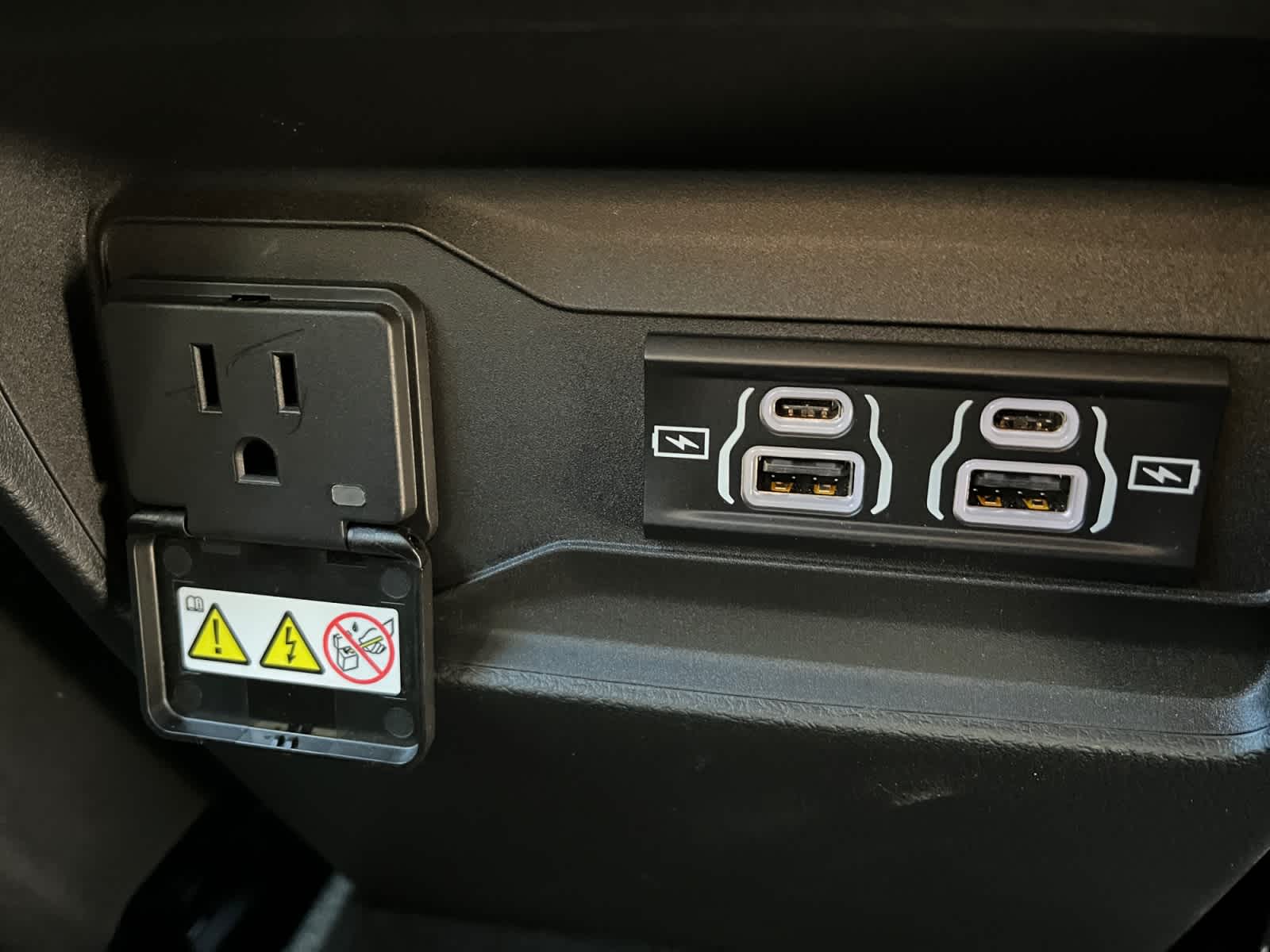 used 2025 Jeep Grand Cherokee car, priced at $37,633