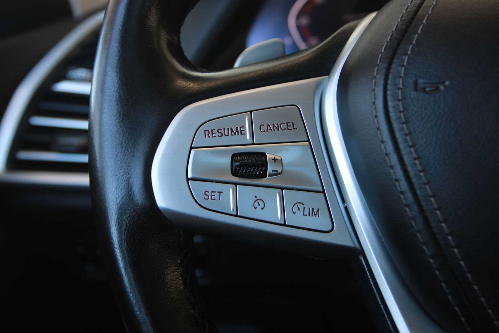 used 2021 BMW X7 xDrive40i car, priced at $34,899