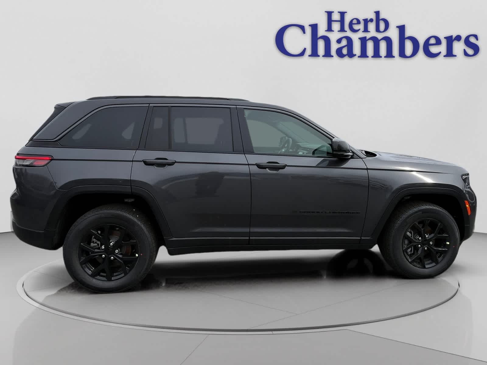 new 2026 Jeep Grand Cherokee car, priced at $46,750