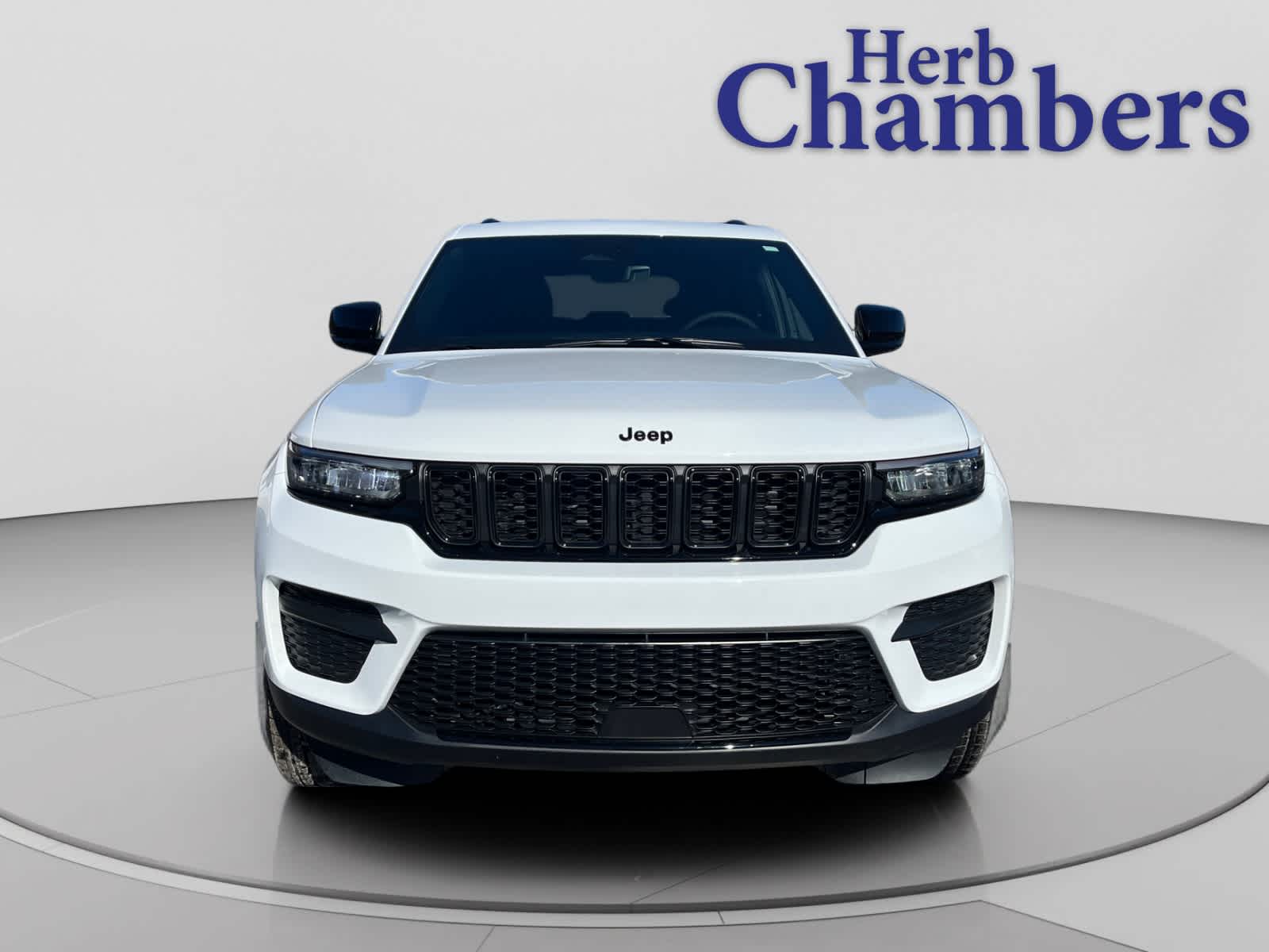 used 2025 Jeep Grand Cherokee car, priced at $37,633