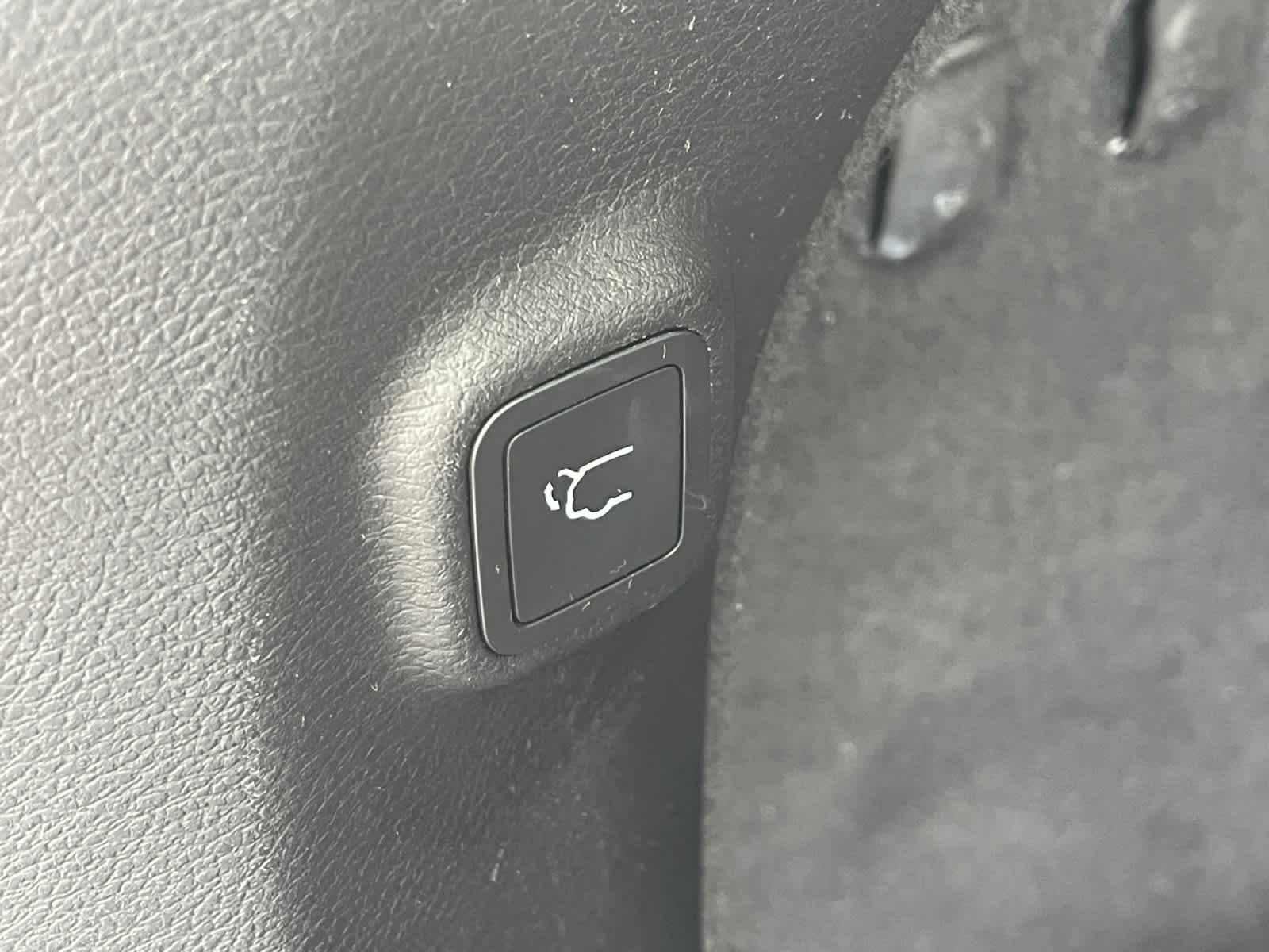 used 2021 Jeep Cherokee car, priced at $20,310